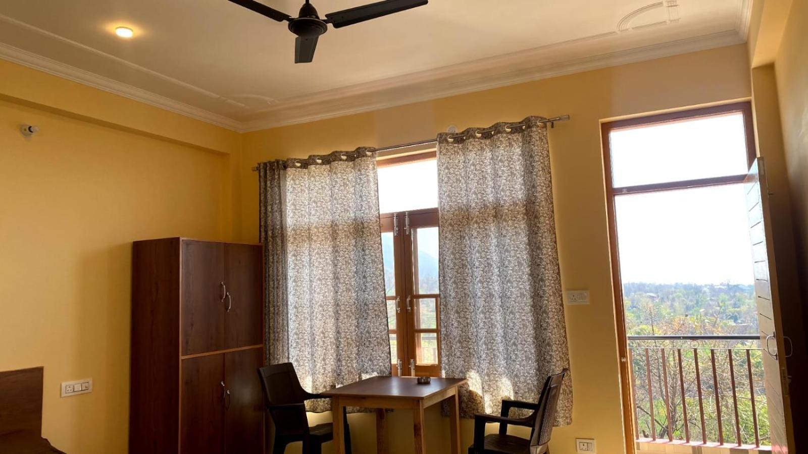 Happy Home Stay, Dharamshala Ngoại thất bức ảnh